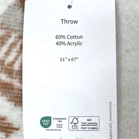 PETS - Docofil - ‘Autumn Dachshunds’ throw. 51“ x 67“. NWT Firm! Last one! - Picture 4 of 4